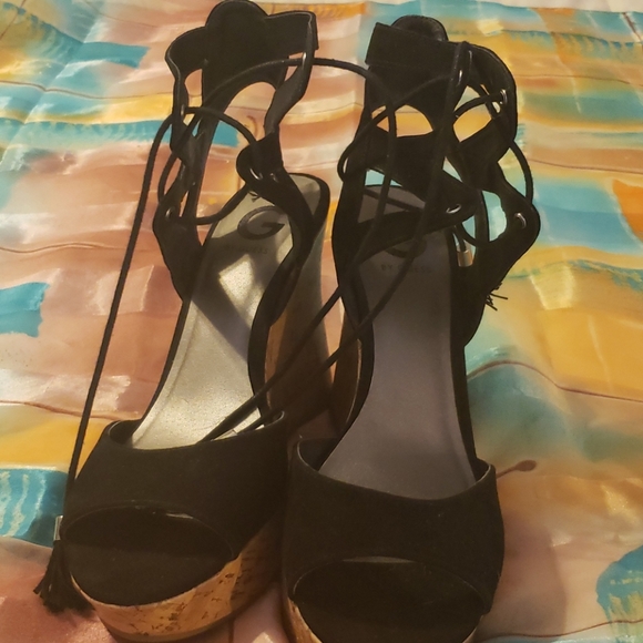 Guess platform - Picture 9 of 13